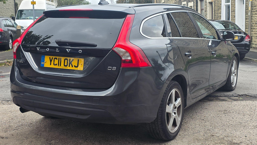Volvo V60 2.0 D3 Se Euro 5 Grey #4
