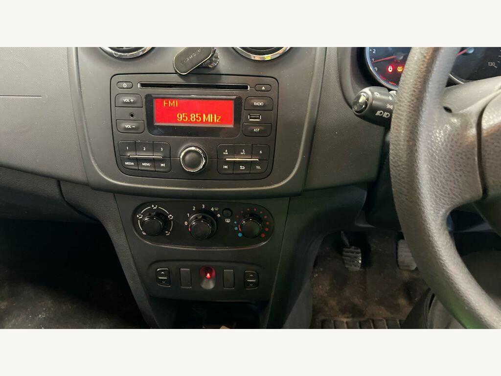 Dacia Sandero 1.2 16V 75 Ambiance White #12