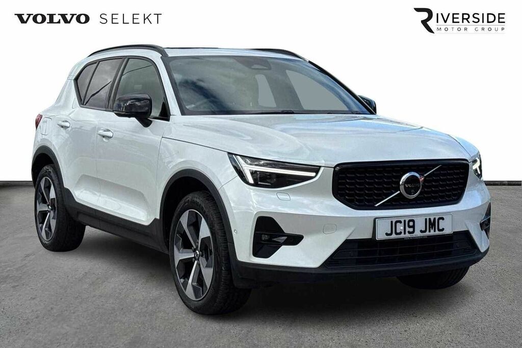 Volvo XC40 Ultimate, B3 Mild Hybrid, Dark White