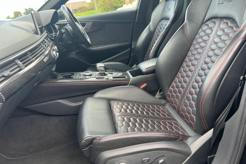 Audi RS4 2018 18 Audi Rs4 2.9 Tfsi Quattro Carbon Edition 5 Grey #19