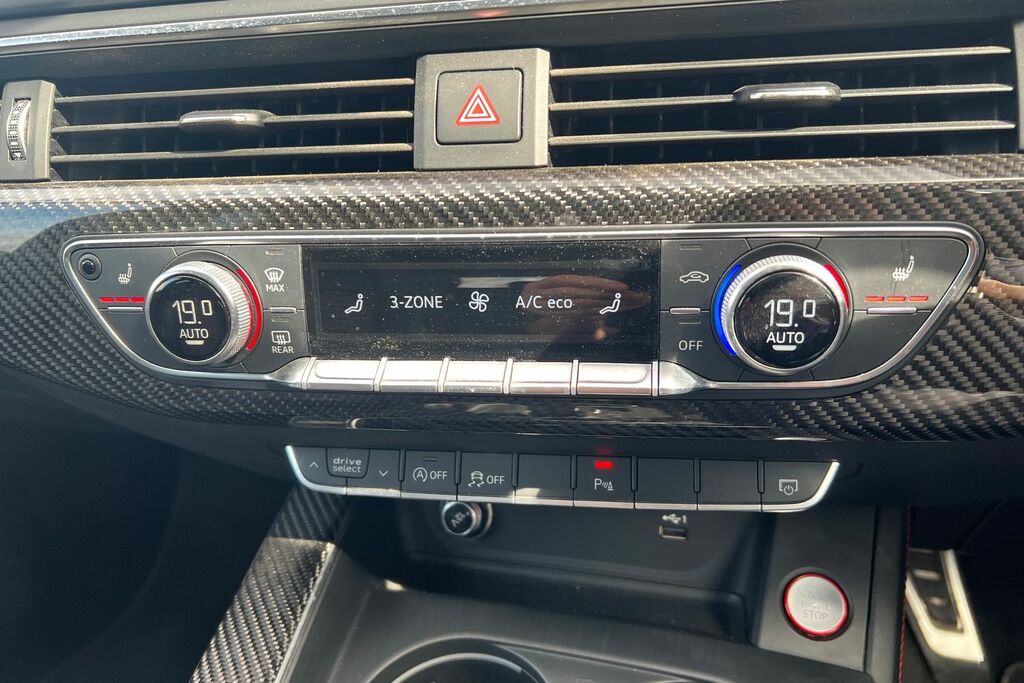 Audi RS4 2018 18 Audi Rs4 2.9 Tfsi Quattro Carbon Edition 5 Grey #41