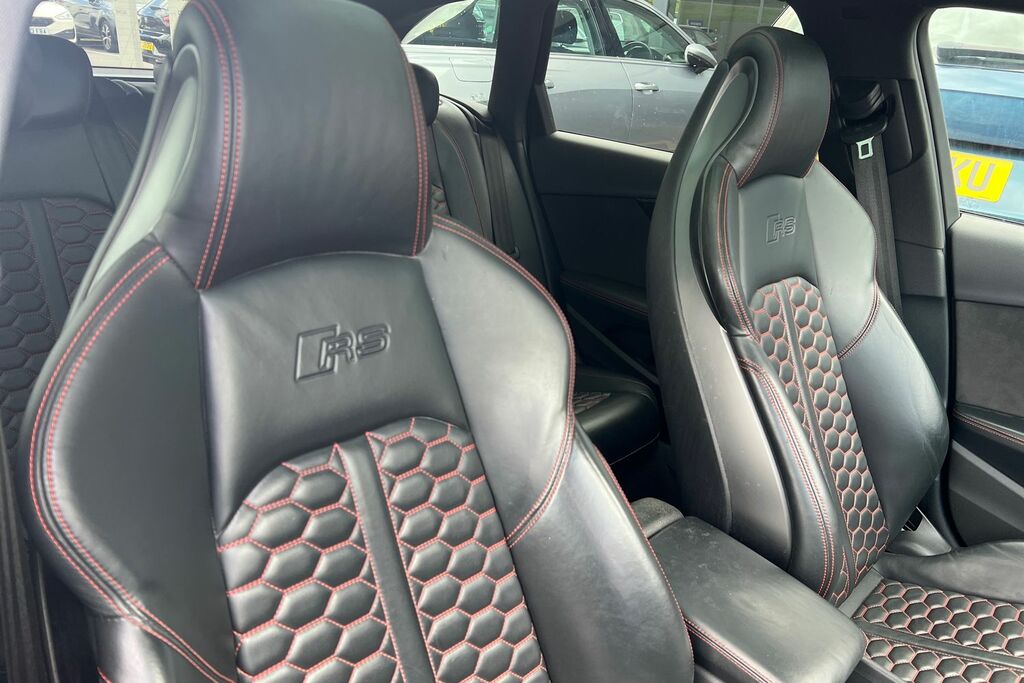 Audi RS4 2018 18 Audi Rs4 2.9 Tfsi Quattro Carbon Edition 5 Grey #11
