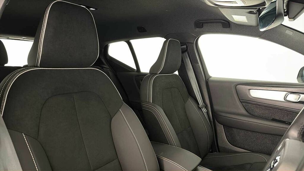Volvo XC40 2.0 B3p Ultra Dark Silver #37