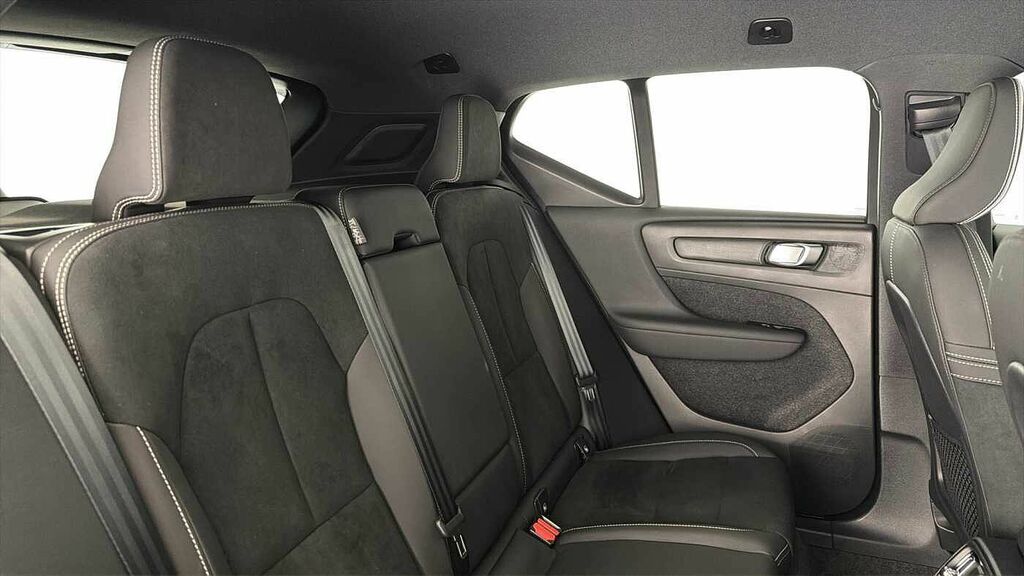 Volvo XC40 2.0 B3p Ultra Dark Silver #33