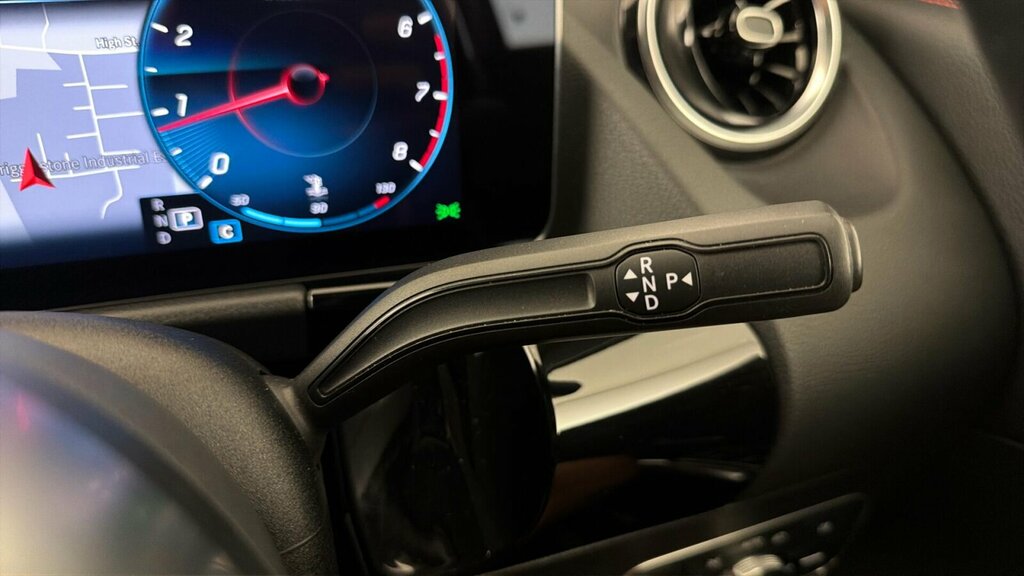 Mercedes-Benz GLA Class Gla 200 Amg Line Premium Black #13
