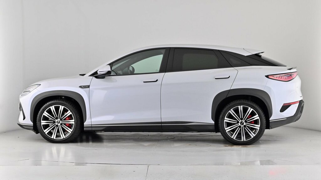 Byd Sealion 7 82.5Kwh Design Suv Awd 530 Ps Black #58