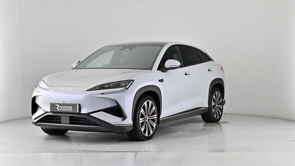 Byd Sealion 7 82.5Kwh Design Suv Awd 530 Ps Black #51