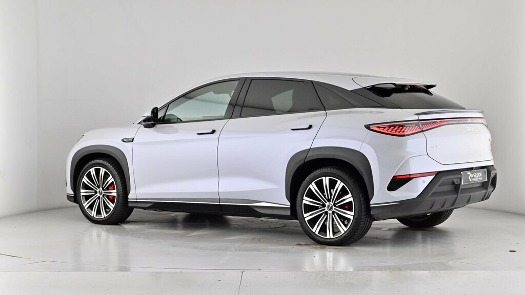 Byd Sealion 7 82.5Kwh Design Suv Awd 530 Ps Black #61