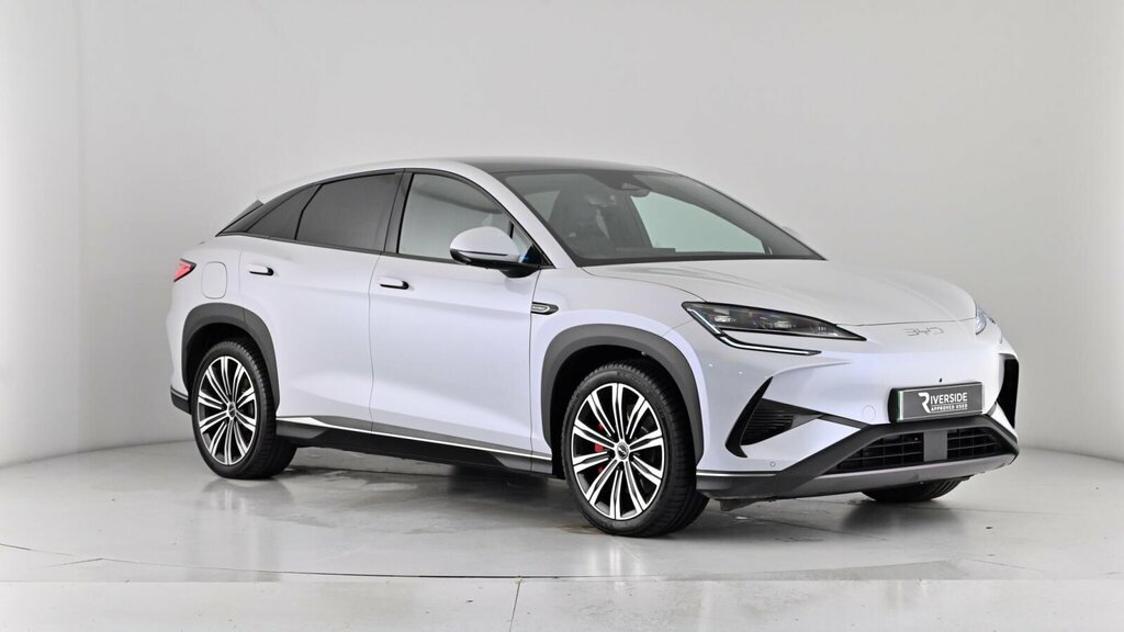 Byd Sealion 7 82.5Kwh Design Suv Awd 530 Ps Black #44
