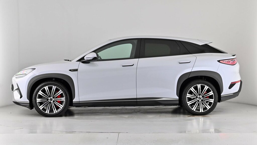 Byd Sealion 7 82.5Kwh Design Suv Awd 530 Ps Black #57