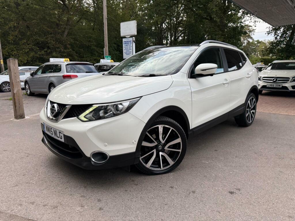 Nissan Qashqai Hatchback White #18
