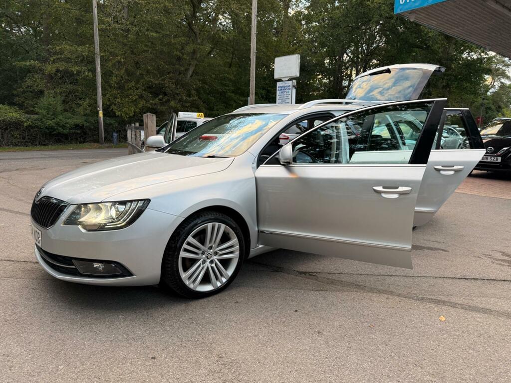 Skoda Superb 2.0 Tdi Elegance Euro 5 Ss White #11