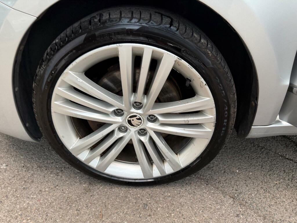 Skoda Superb 2.0 Tdi Elegance Euro 5 Ss White #43