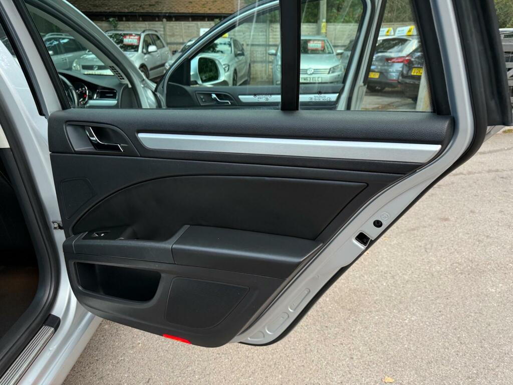 Skoda Superb 2.0 Tdi Elegance Euro 5 Ss White #41