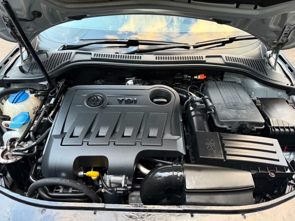 Skoda Superb 2.0 Tdi Elegance Euro 5 Ss White #30
