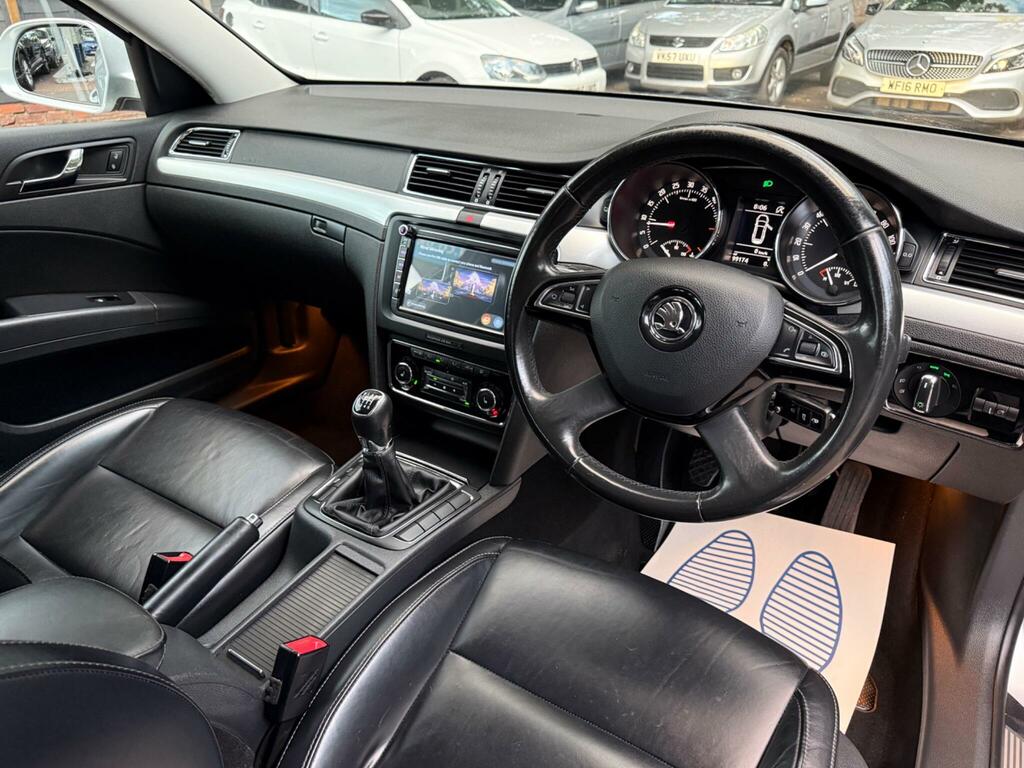 Skoda Superb 2.0 Tdi Elegance Euro 5 Ss White #29