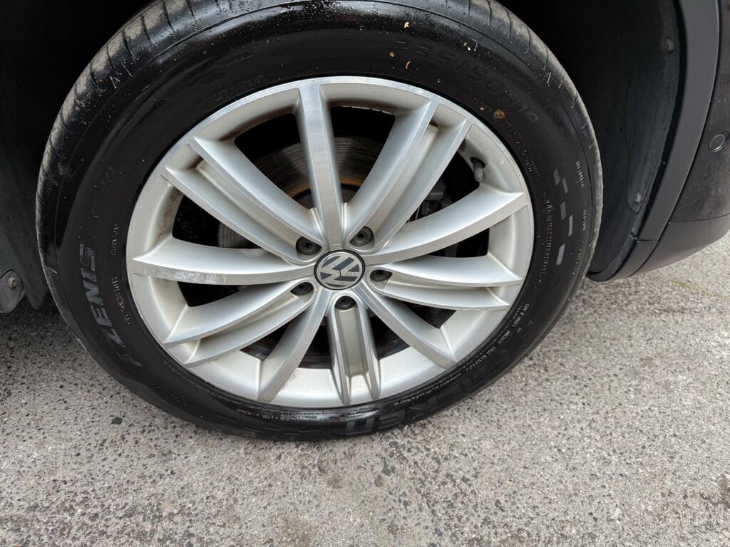Volkswagen Tiguan Tdi Bluemotion Tech Se Navigation Black #44