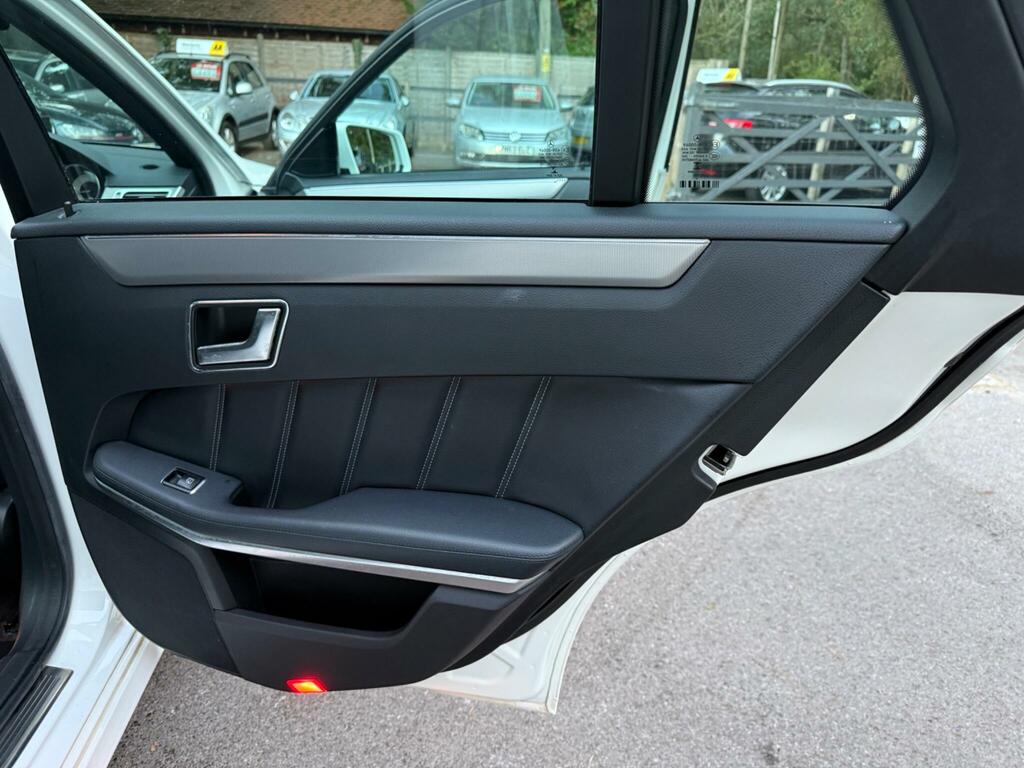 Mercedes-Benz E Class 2.1 E220 Cdi Amg Sport Convertible 170 Bhp Red #40
