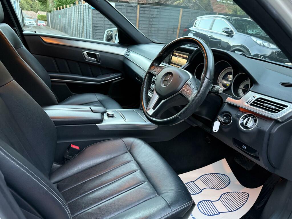 Mercedes-Benz E Class 2.1 E220 Cdi Amg Sport Convertible 170 Bhp Red #35