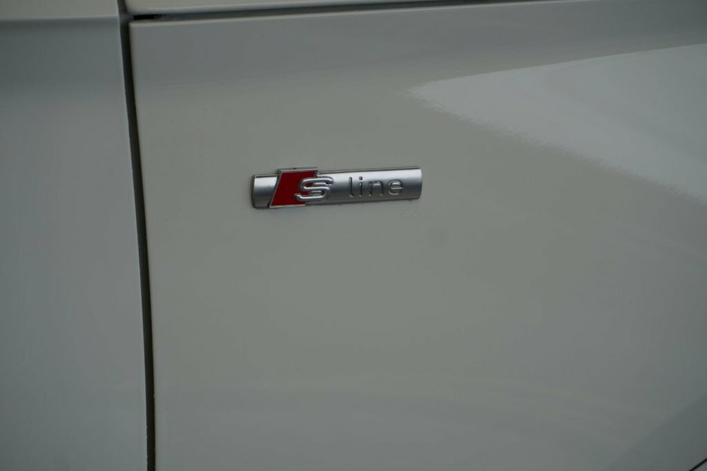 Audi Q5 2L S Line White #4