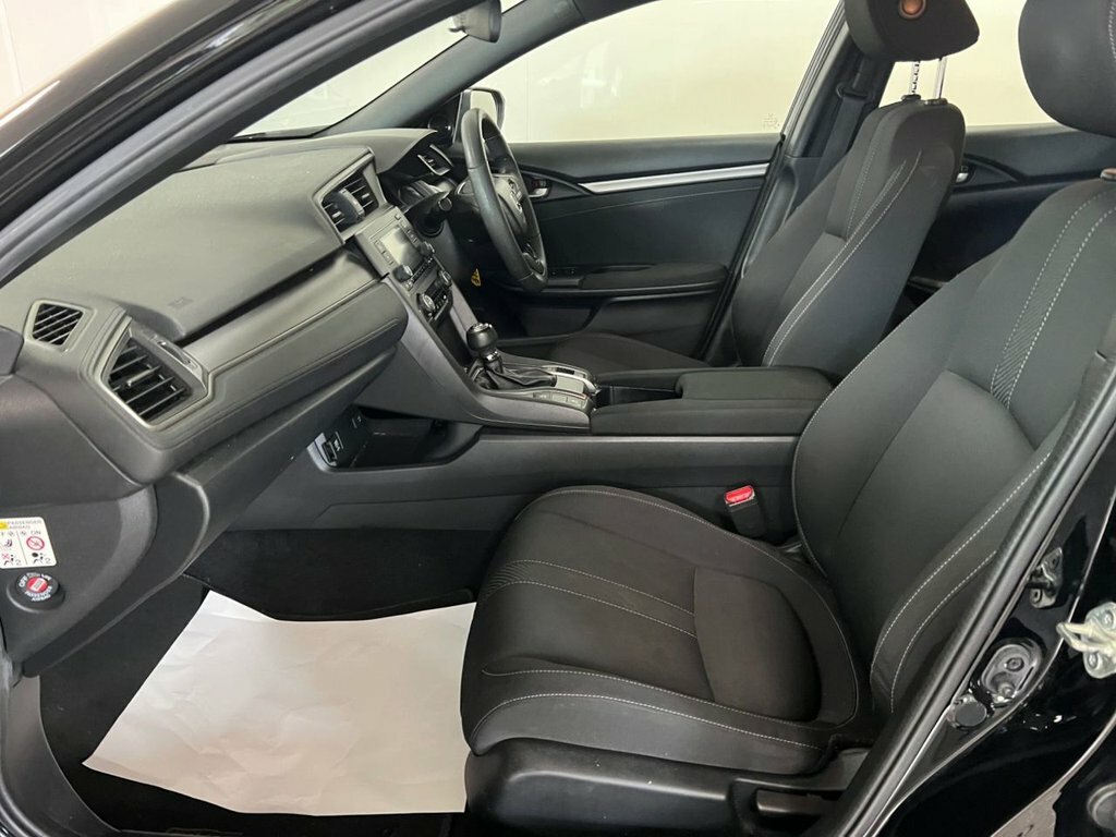 Honda Civic Sport Line White #16