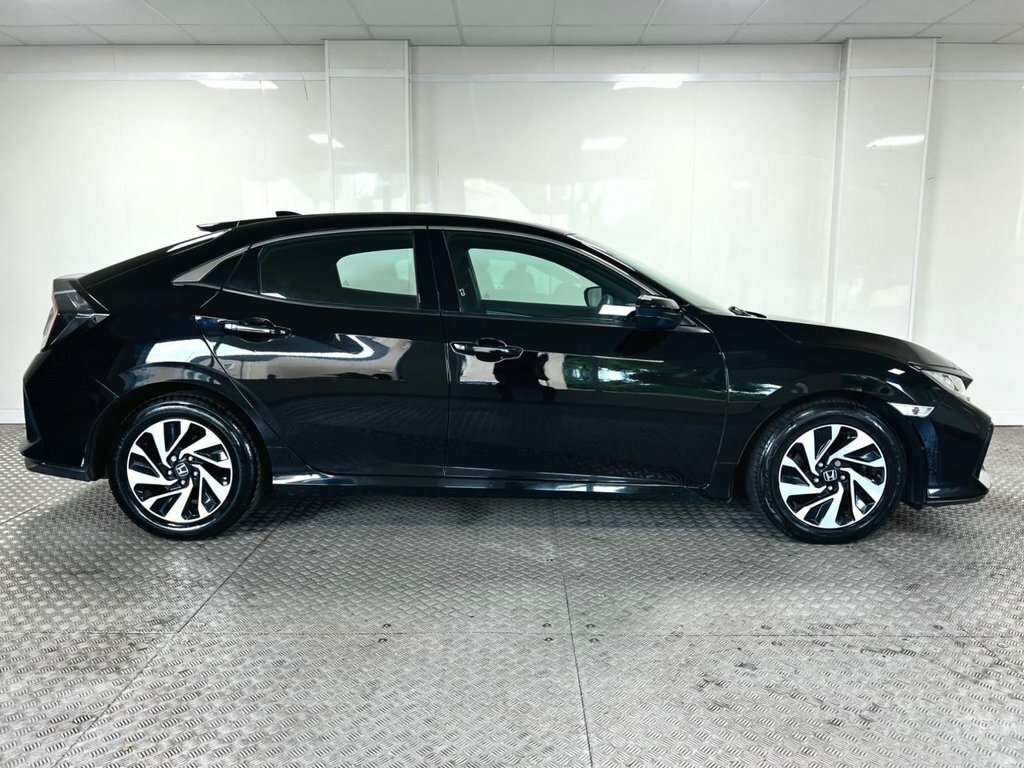 Honda Civic Sport Line White #9