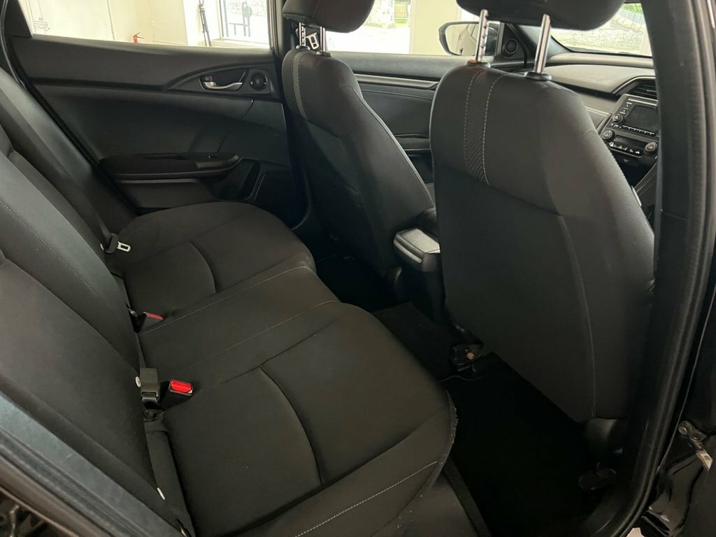 Honda Civic Sport Line White #23