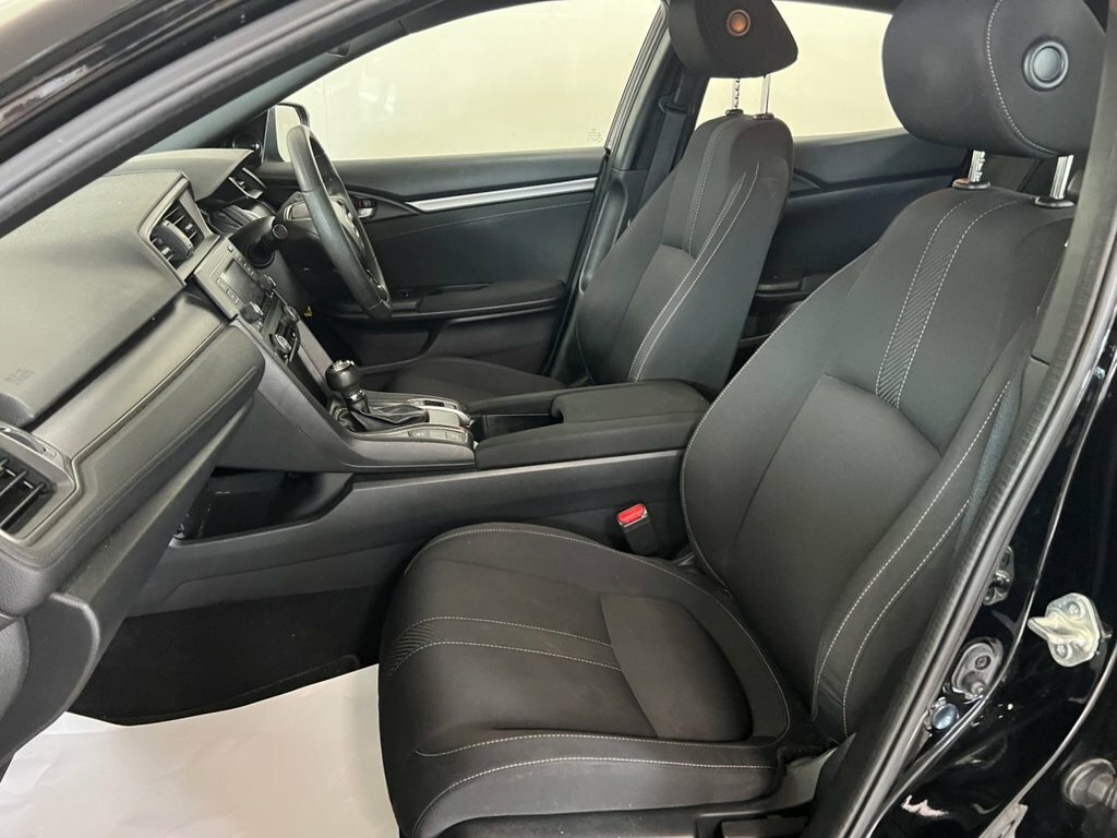 Honda Civic Sport Line White #20