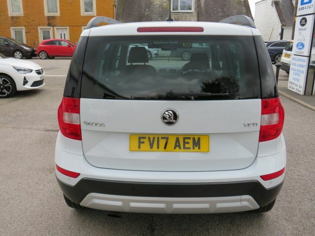 Skoda Yeti 1.2Tsi Se Drive White #4
