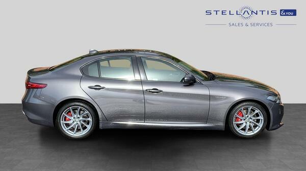 Alfa Romeo Giulia 2.0T Veloce Saloon Euro 6 Ss 2 #2