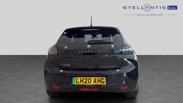 Peugeot e-208 50Kwh Allure Hatchback 136 Ps #4