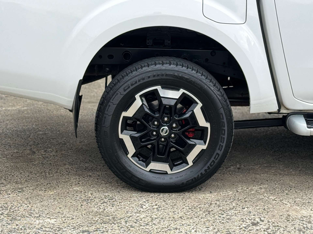 Nissan Navara Dci Tekna Shr Dcb Black #32