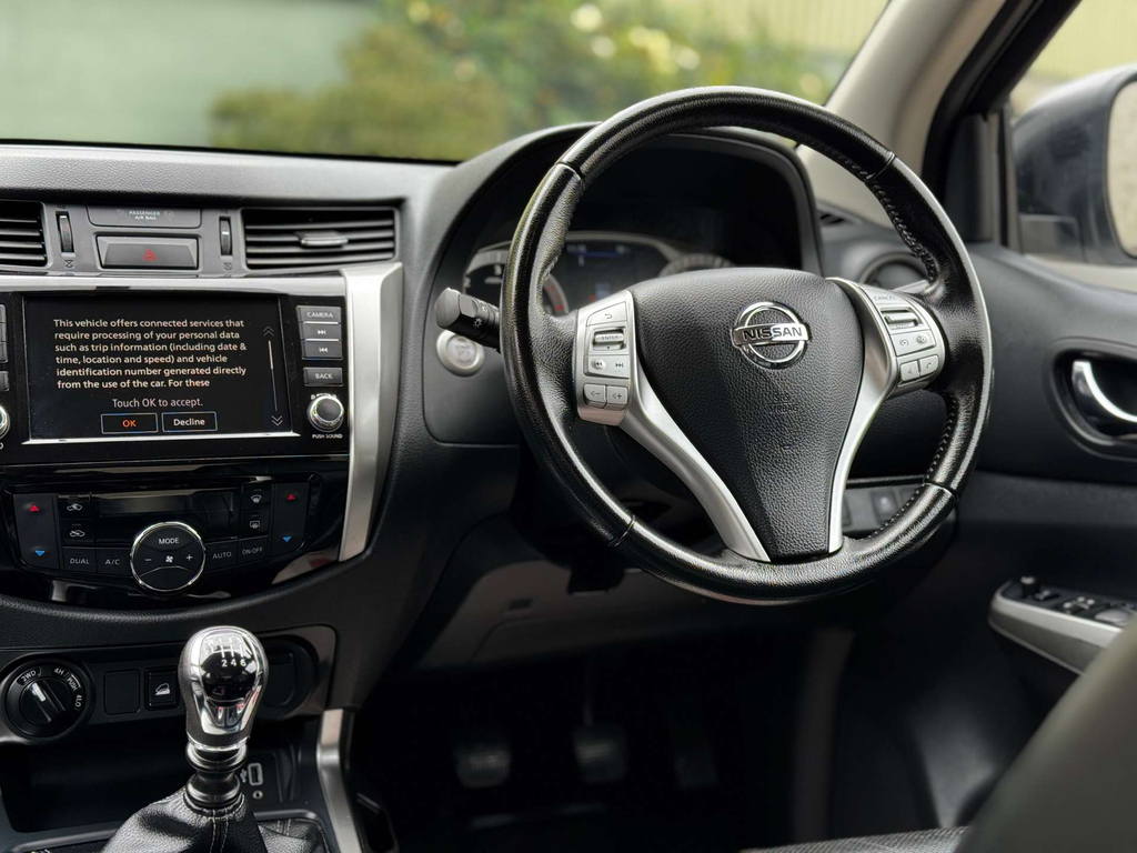 Nissan Navara Tekna Dci 4Wd #2