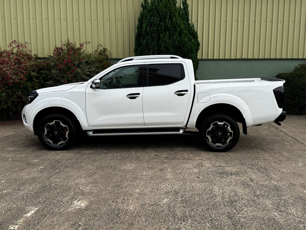 Nissan Navara Dci Tekna Shr Dcb Black #9
