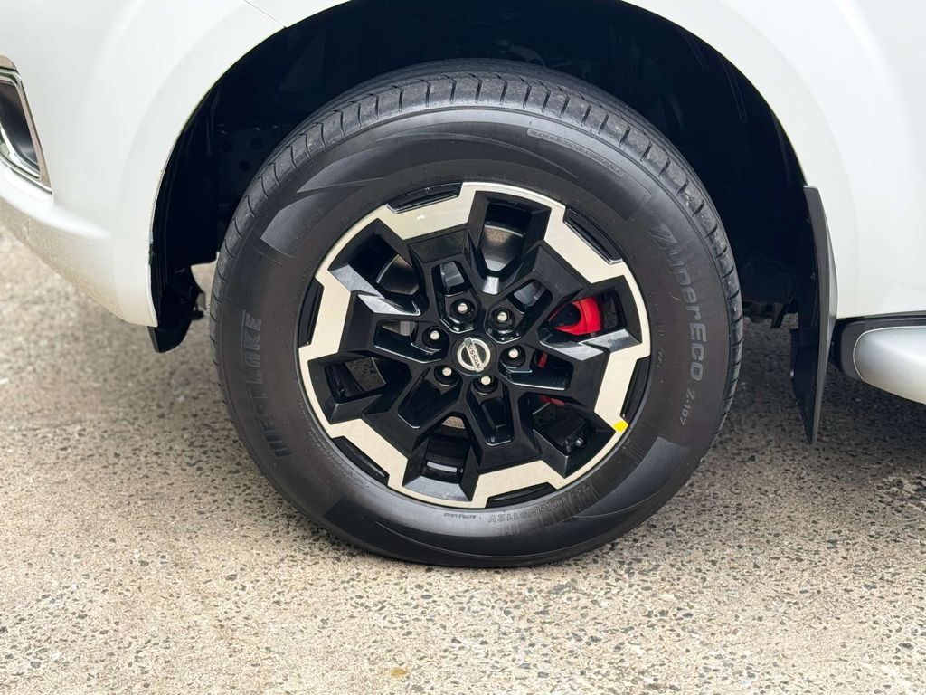 Nissan Navara Dci Tekna Shr Dcb Black #33