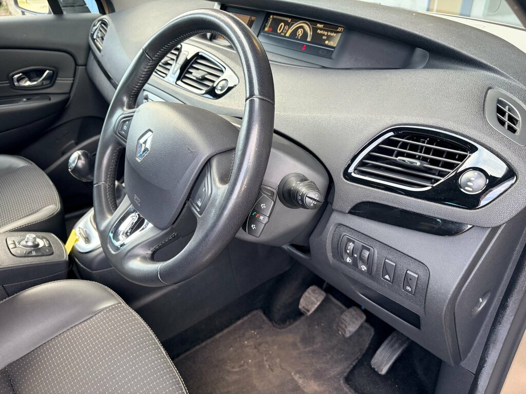 Renault Scenic 1.5 Dci Energy Dynamique Tomtom Mpv Man #9