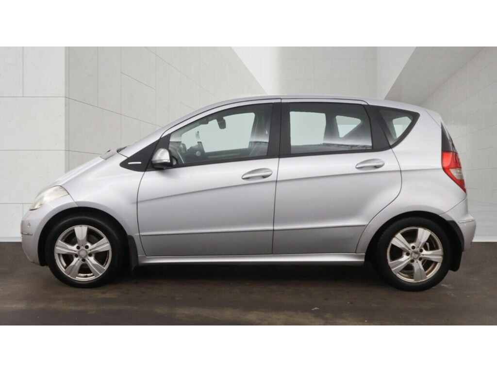 Mercedes-Benz A Class 1.7 A180 Avantgarde Se Red #9