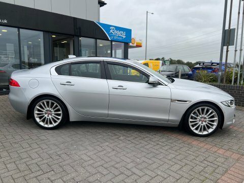 Jaguar XE 2.0 D Portfolio Silver #5