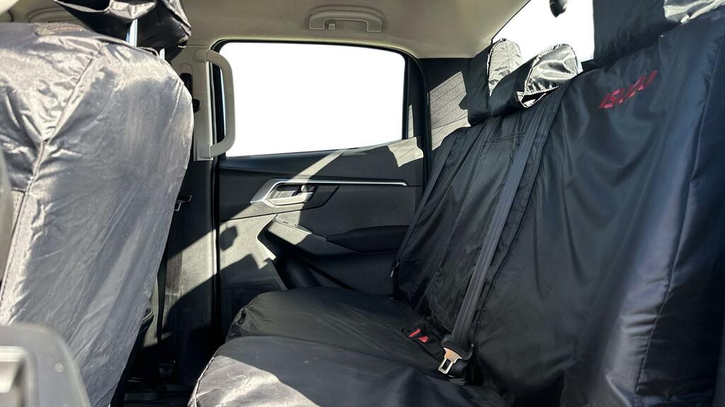 Isuzu D-Max Double Cab 1.9 164Ps Dl20 4X4 Black #4