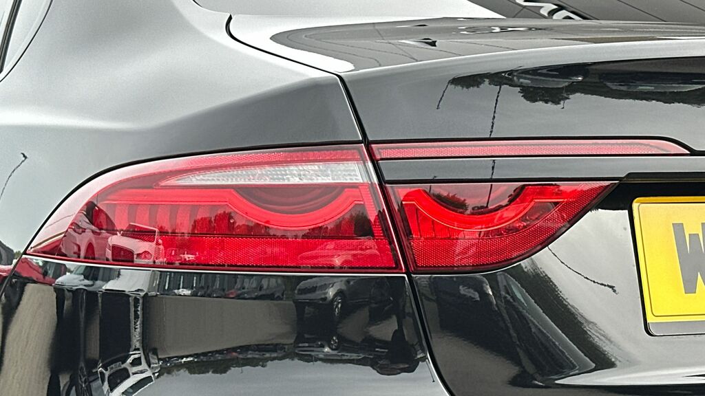 Jaguar XF 2.0 P250 R-dynamic Hse Black Grey #19