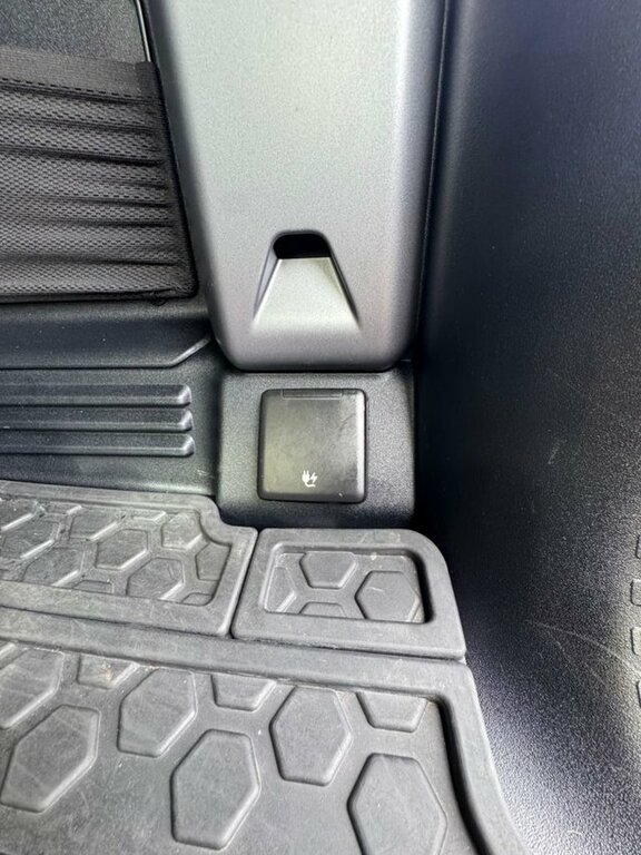 Land Rover Defender 110 110 Green #18