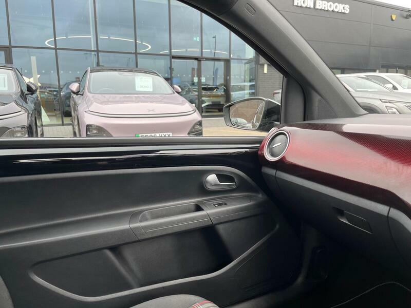 Volkswagen Up Volkswagen Hatchback 1.0 65Ps Red #25