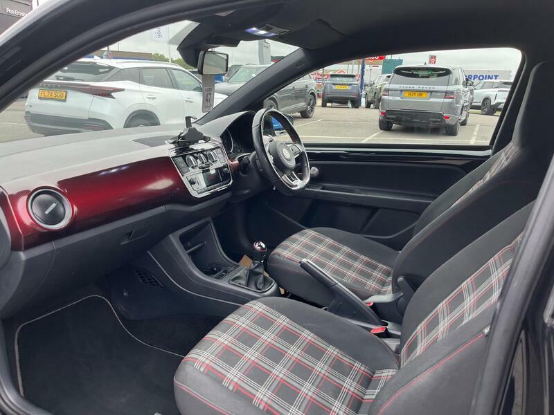 Volkswagen Up Volkswagen Hatchback 1.0 65Ps Red #22