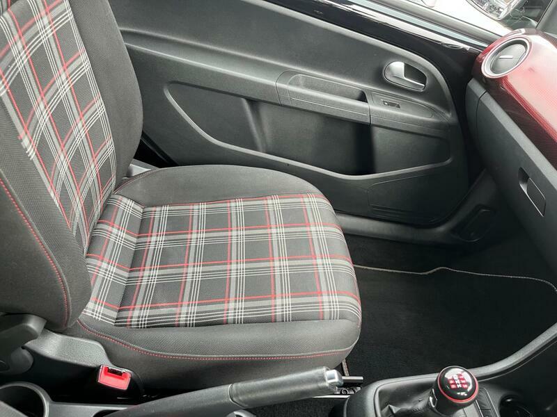 Volkswagen Up Volkswagen Hatchback 1.0 65Ps Red #24