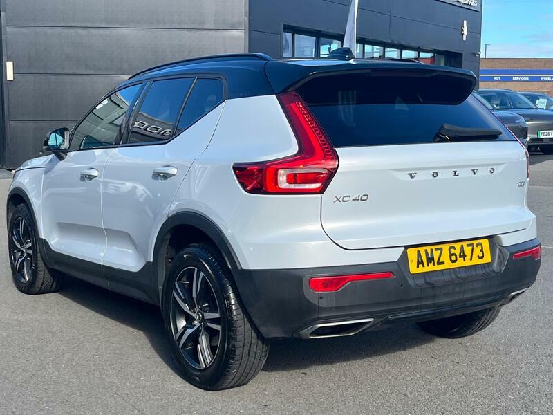Volvo XC40 2.0 T4 R-design Euro Silver #4