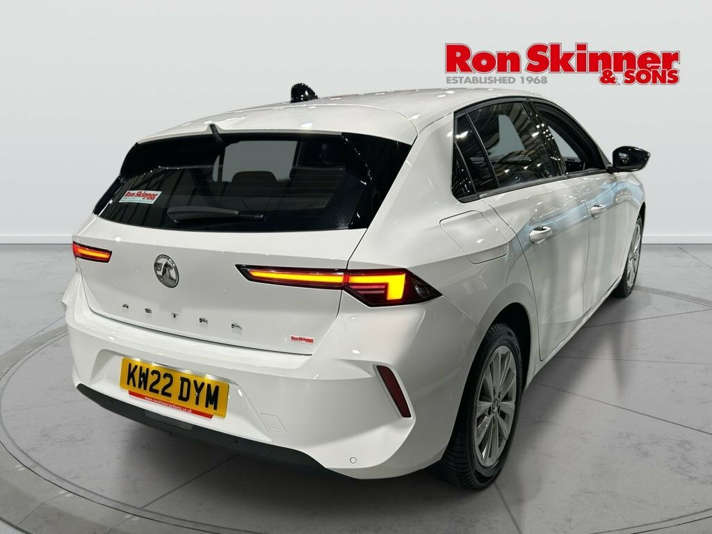 Vauxhall Astra 1.5L Design White #4