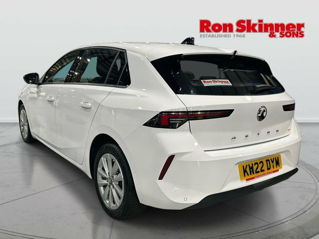 Vauxhall Astra 1.5L Design White #3