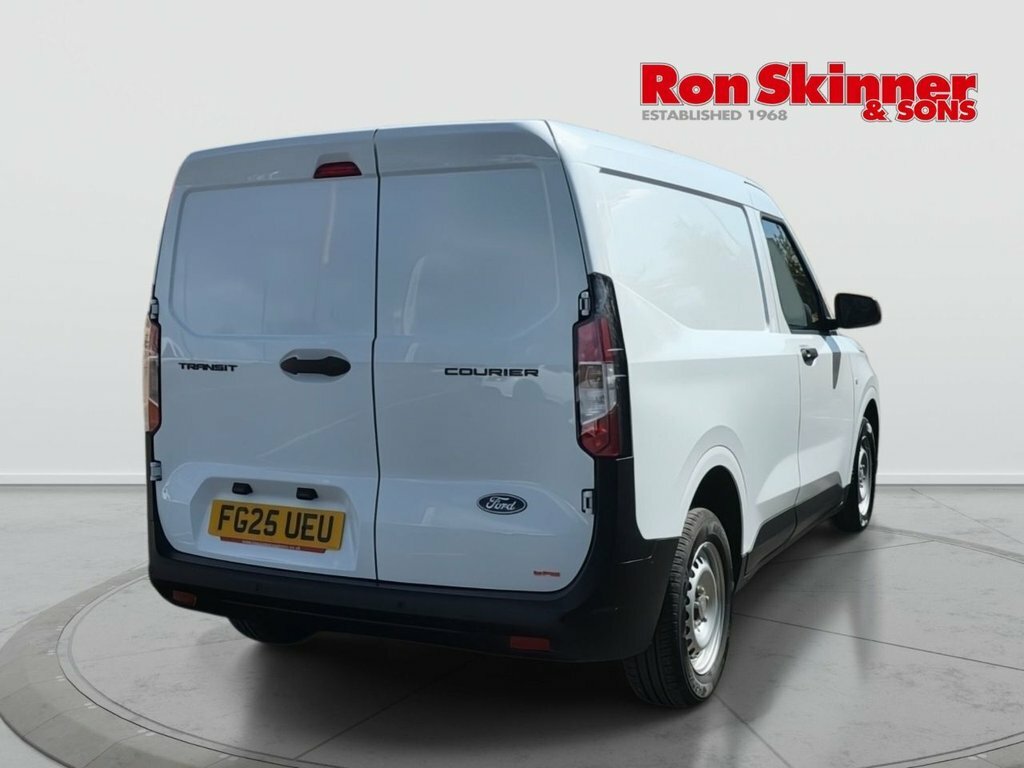 Ford Transit Courier 1L Leader White #4