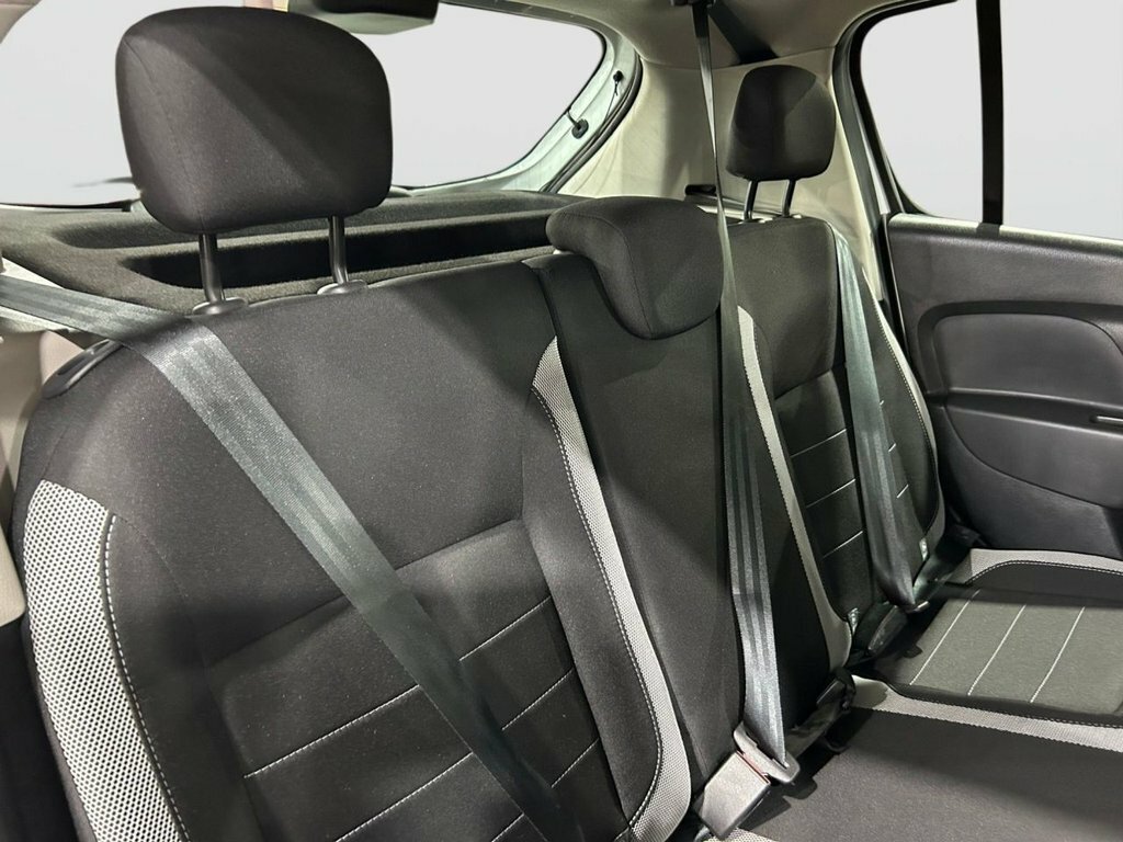 Dacia Sandero Stepway 0.9L Essential White #6
