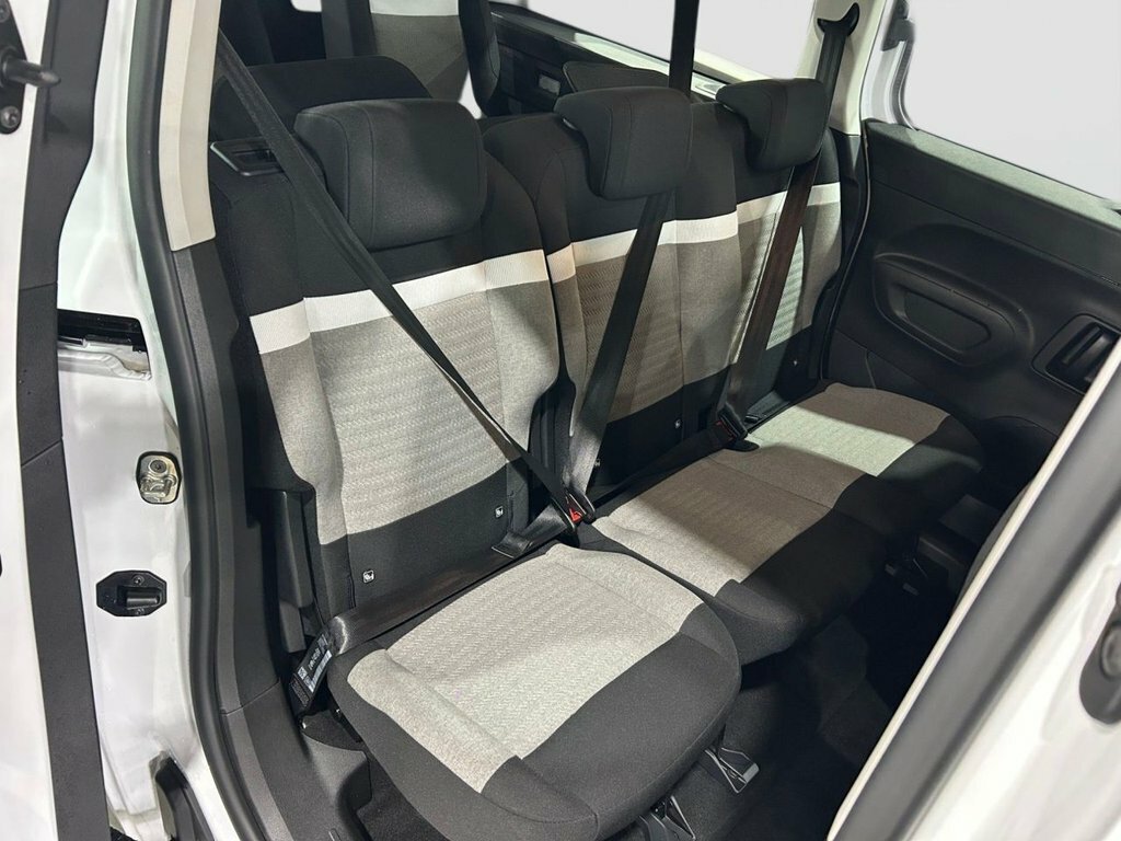 Citroen e-Berlingo 52Kwh Plus XL Mpv 11Kw Charger White #5